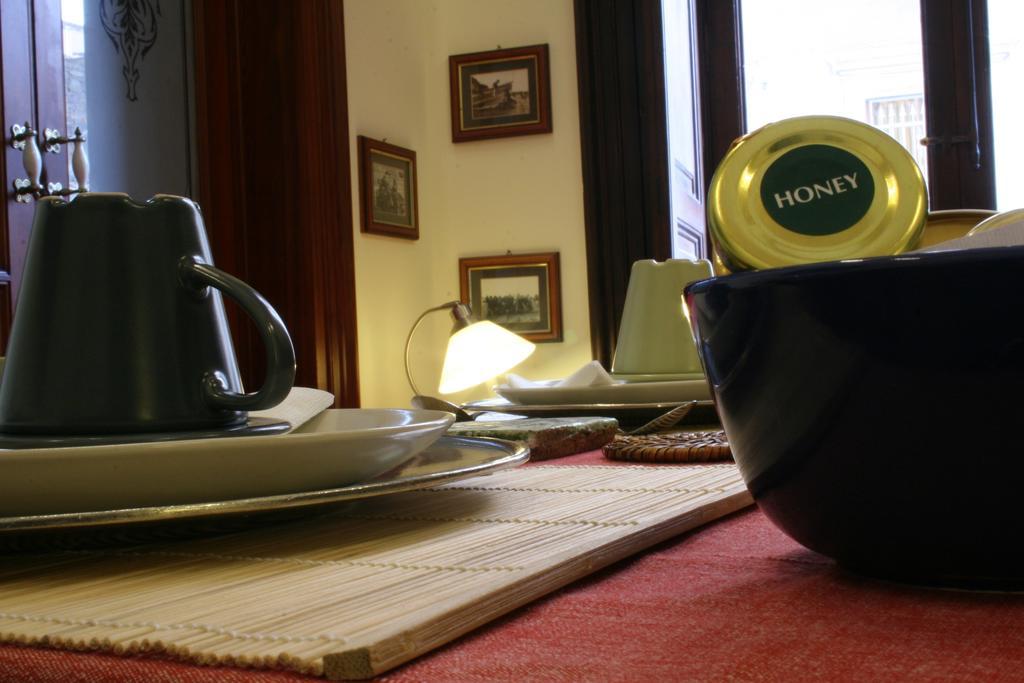 Casa Barbero Charme B&B คาตาเนีย ภายนอก รูปภาพ