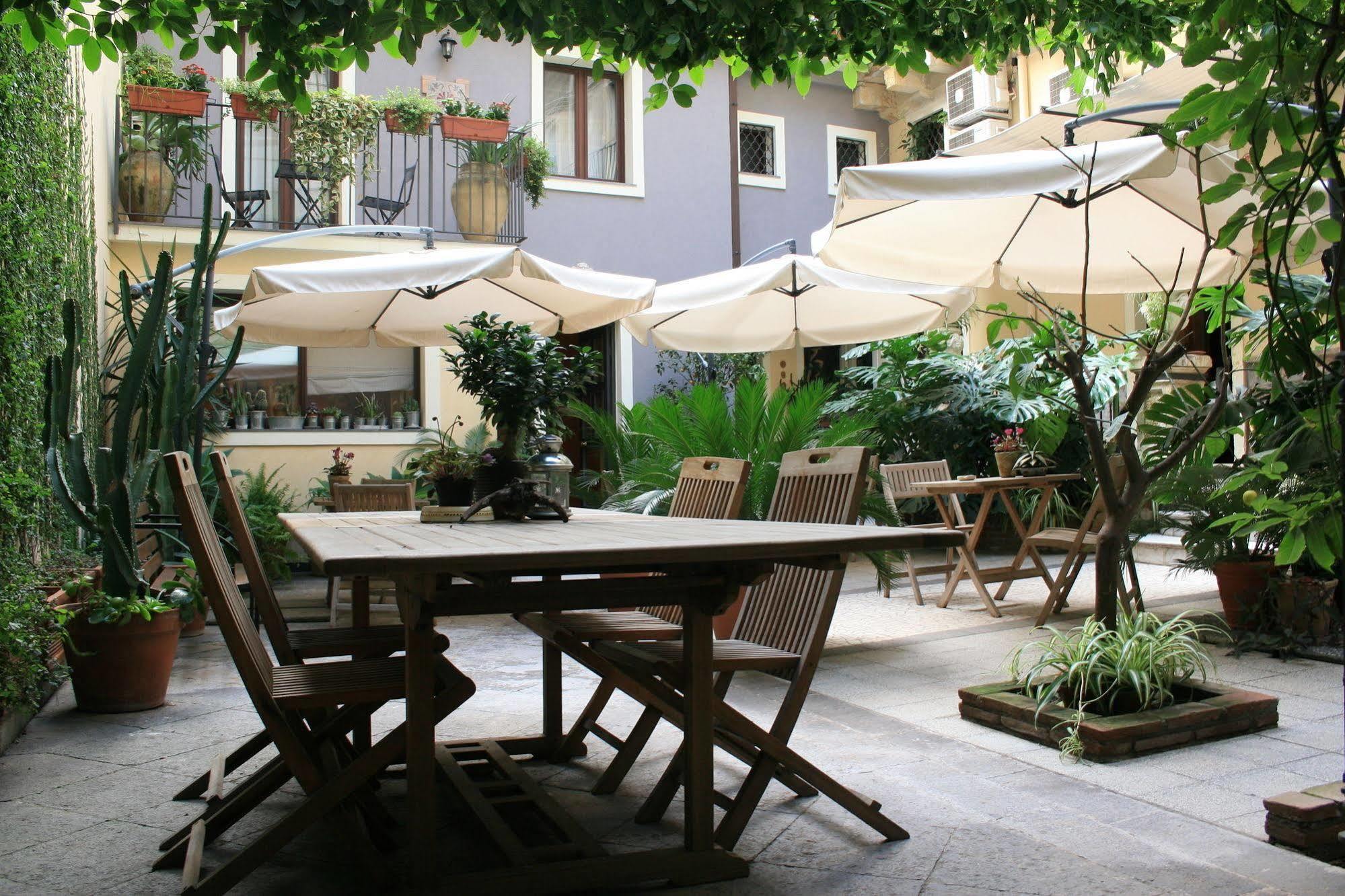 Casa Barbero Charme B&B คาตาเนีย ภายนอก รูปภาพ