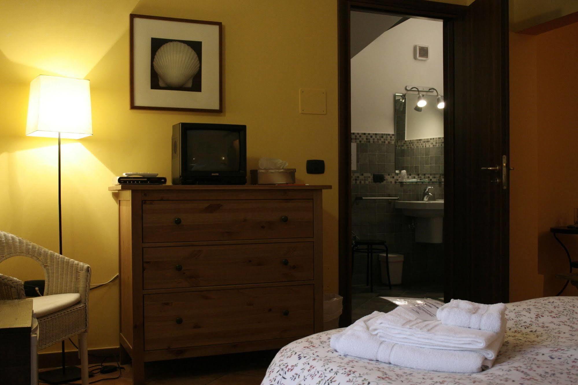 Casa Barbero Charme B&B คาตาเนีย ภายนอก รูปภาพ
