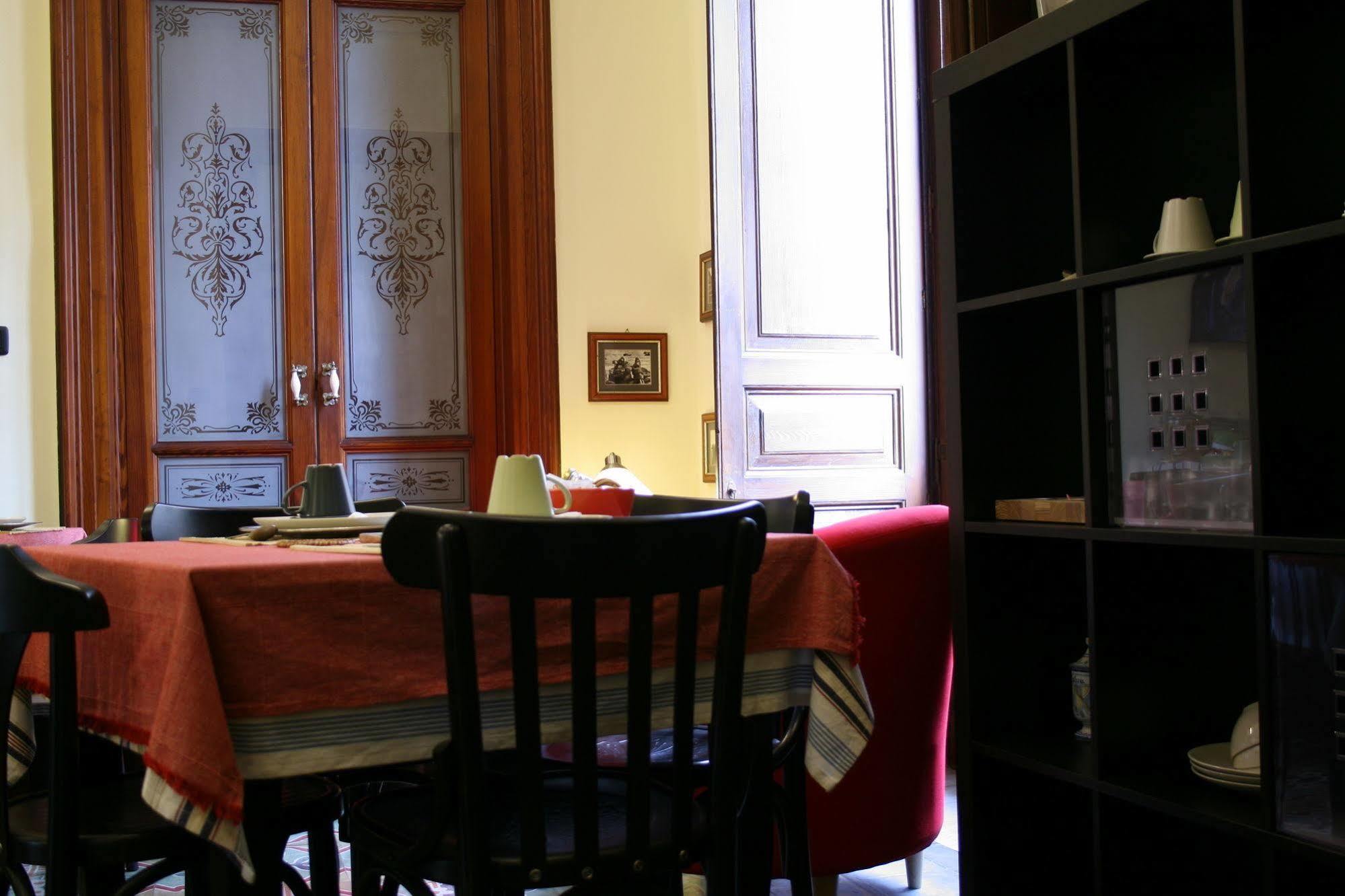 Casa Barbero Charme B&B คาตาเนีย ภายนอก รูปภาพ